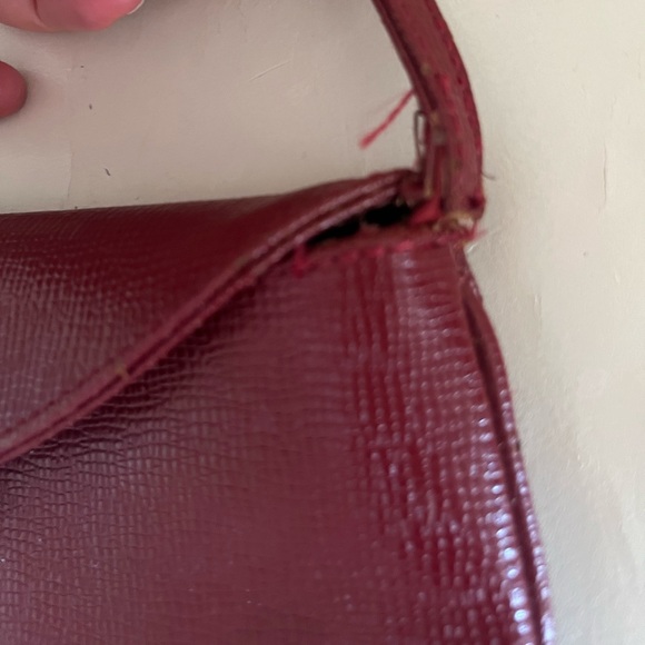 Authentic Vintage Carolina Herrera shoulder bag. - Picture 6 of 9